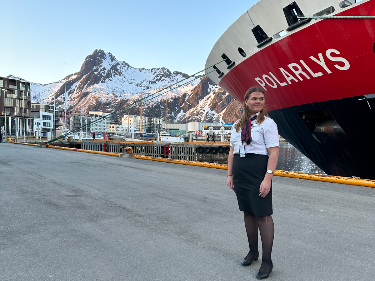 Featured image for “Marie (18) skal være lærling på Hurtigruta:  – Jeg gleder meg til å komme i gang med jobben”